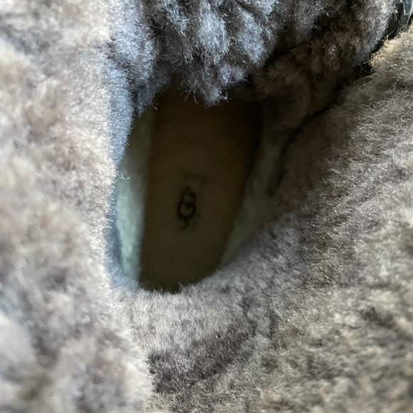 UGG Adirondack Waterproof Winter Charcoal and Gray  Lace-Up Boots - Picture 8 of 13